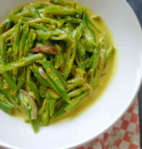 Vegan green bean curry with coconut milk