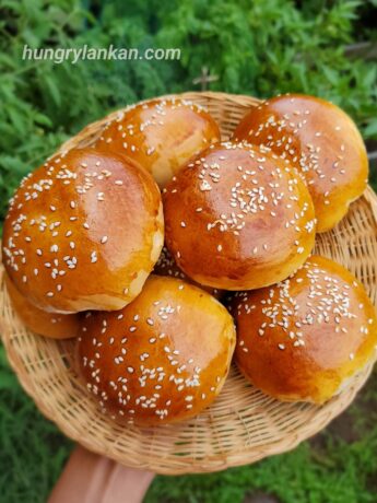Sri Lankan spicy potato curry buns